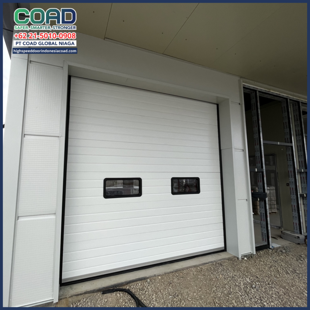 Pasang_Overhead_Door_Pabrik_3_kesalahan_Teknis_yang_Sering_Bikin_Pintu_Cepat_Rusak