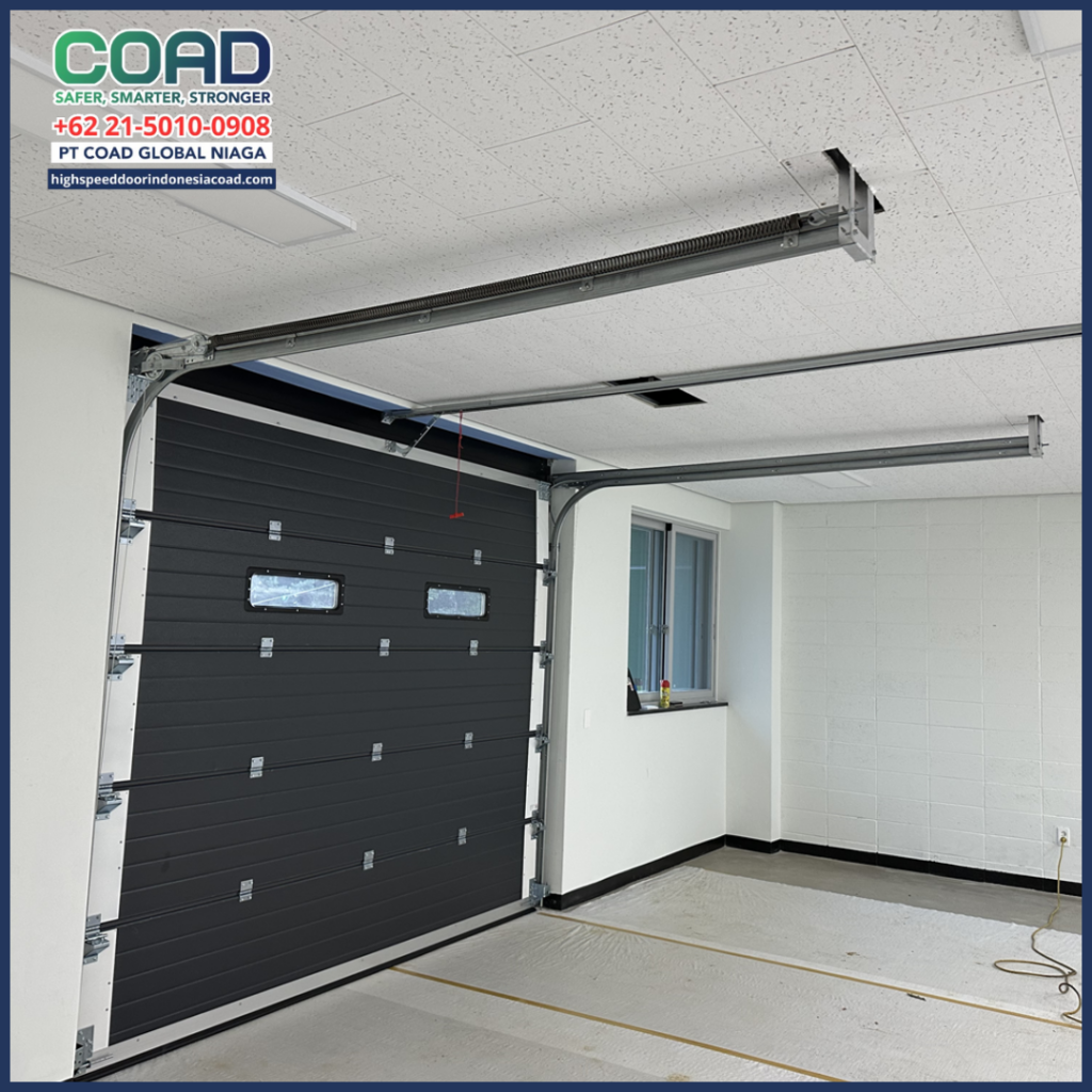 Inspirasi_Pintu_Garasi_Otomatis_Minimalis_untuk_Meningkatkan_Nilai_Estetika_Fasad_Rumah